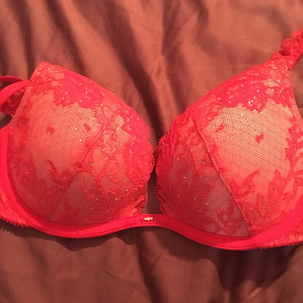 VICTORIAS SECRET 32C push-up lace bra